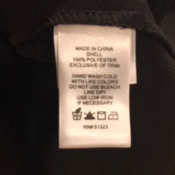 Gorgeous Dressy Peter Pan Collar Dress Shirt. - Picture 7 of 8